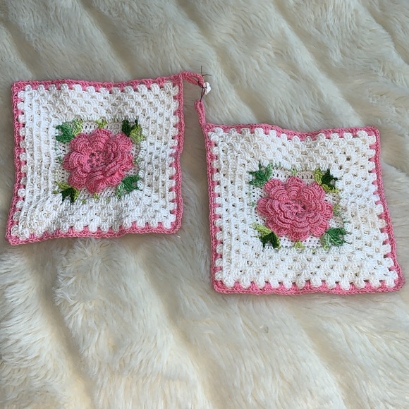 Hand crafted CROCHET 3D pink roses fancy pot holders cottage core - Picture 6 of 9